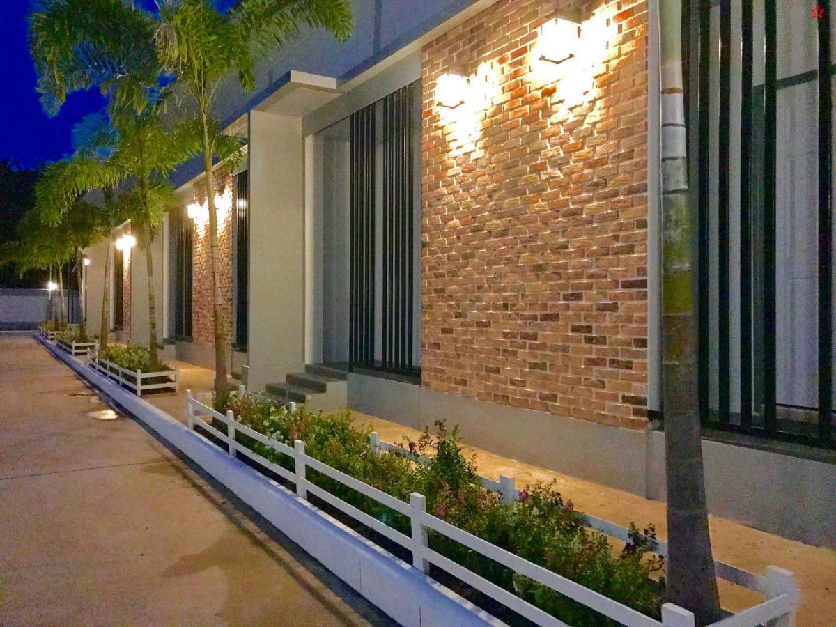 Baan Klangdao Resort Sattahip Exterior foto