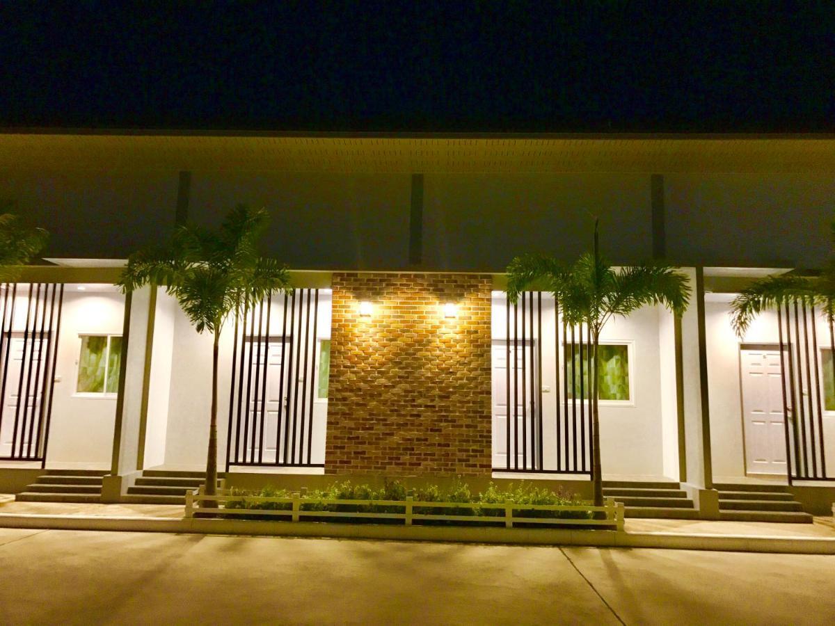 Baan Klangdao Resort Sattahip Exterior foto